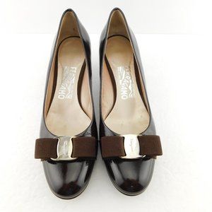 FERRAGAMO Vara Logo Bow Chocolate Brown Patent Leather Heel Pumps 7